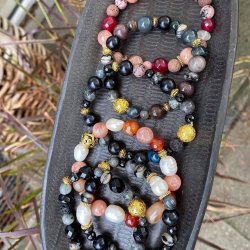 Armbnd med delsten - i lige den farve du nsker