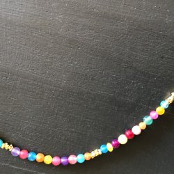 Color Bomb halsk�de med �delsten