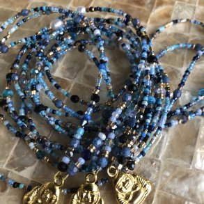 Halskde i aqua mix med budha