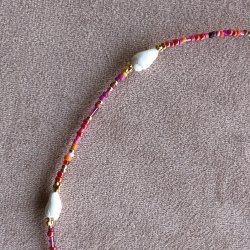 Kort halsk�de med sm� shells