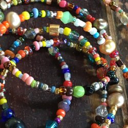 Brillesnor i multifarver med ferskvandsperler