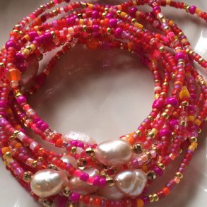 Armbnd i pink Eliza mix med ferskvandsperle