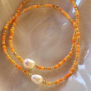 Solskinsfarver - perlearmbnd med ferskvandsperle