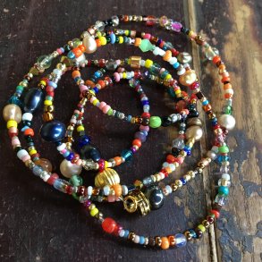 Brillesnor i multifarver med ferskvandsperler