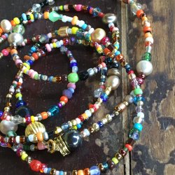 Brillesnor i multifarver med ferskvandsperler