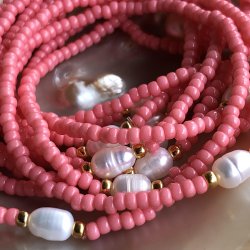 Lychee - perlearmb�nd med ferskvandsperle