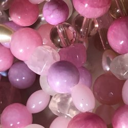 Unika armbnd i lyserde delsten