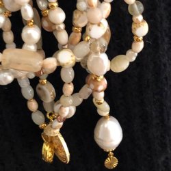 Unika halskde i rhvid/creme